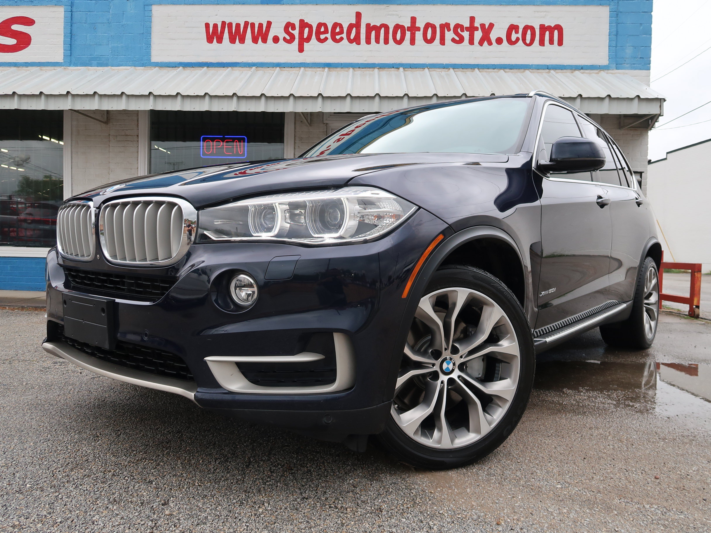 Used 2017 BMW X5 xDrive50i AWD/4WD image 1