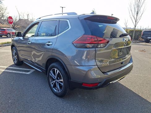 Certified 2019 Nissan Rogue SV w/ Premium Package image 4