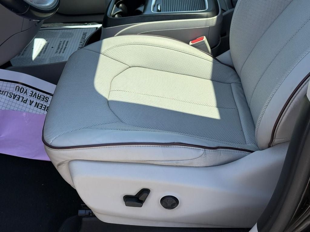 Used 2020 Chrysler Pacifica Limited FWD image 19