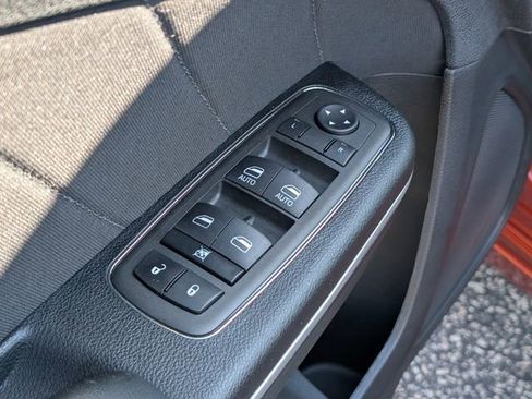 Used 2023 Dodge Charger SXT image 19