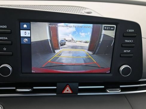 Used 2025 Hyundai Elantra Sport FWD image 31