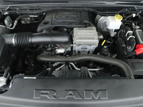 Used 2023 RAM 1500 Laramie AWD/4WD image 17