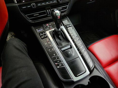 Used 2021 Porsche Macan GTS image 19