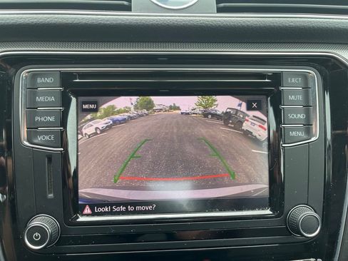 Used 2017 Volkswagen Passat 1.8T R-Line FWD image 17