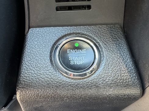 Used 2021 Ford Expedition XLT AWD/4WD image 22