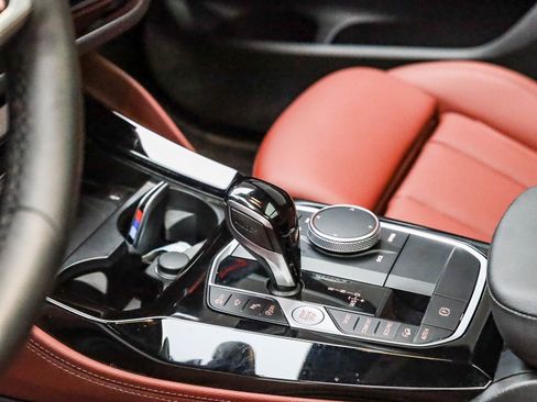 Used 2025 BMW X4 xDrive30i w/ Premium Package image 24