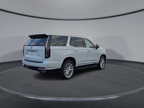 Used 2024 Cadillac Escalade Premium Luxury image 8