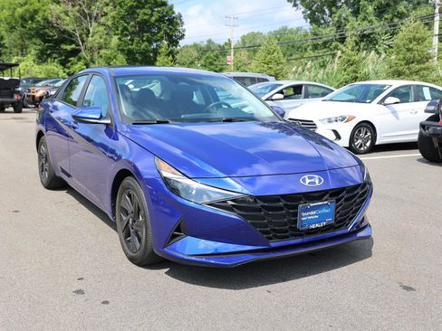 Certified 2023 Hyundai Elantra SEL w/ Preferred Accessory Package FWD image 1