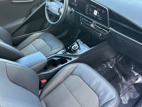 Used 2023 Kia Niro Wind FWD image 18