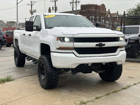 Used 2017 Chevrolet Silverado 1500 Custom w/ Custom Convenience Package AWD/4WD image 3