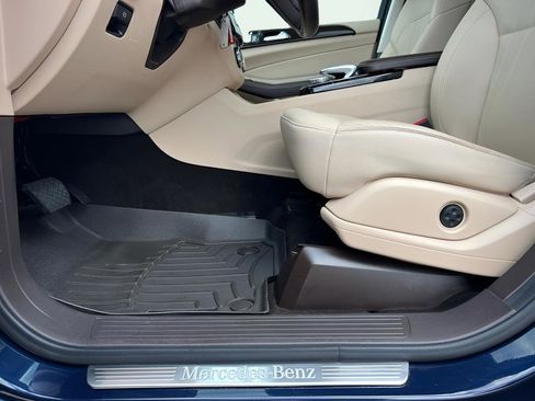 Used 2017 Mercedes-Benz GLS 450 4MATIC image 46