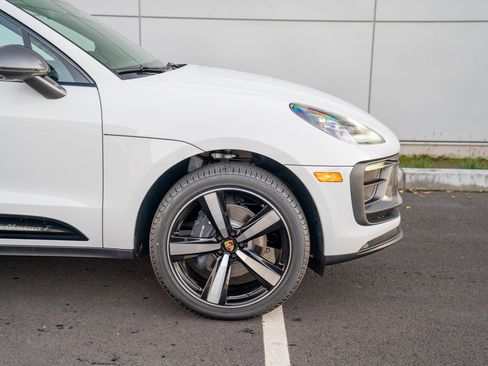 Certified 2026 Porsche Macan Turbo AWD/4WD image 9