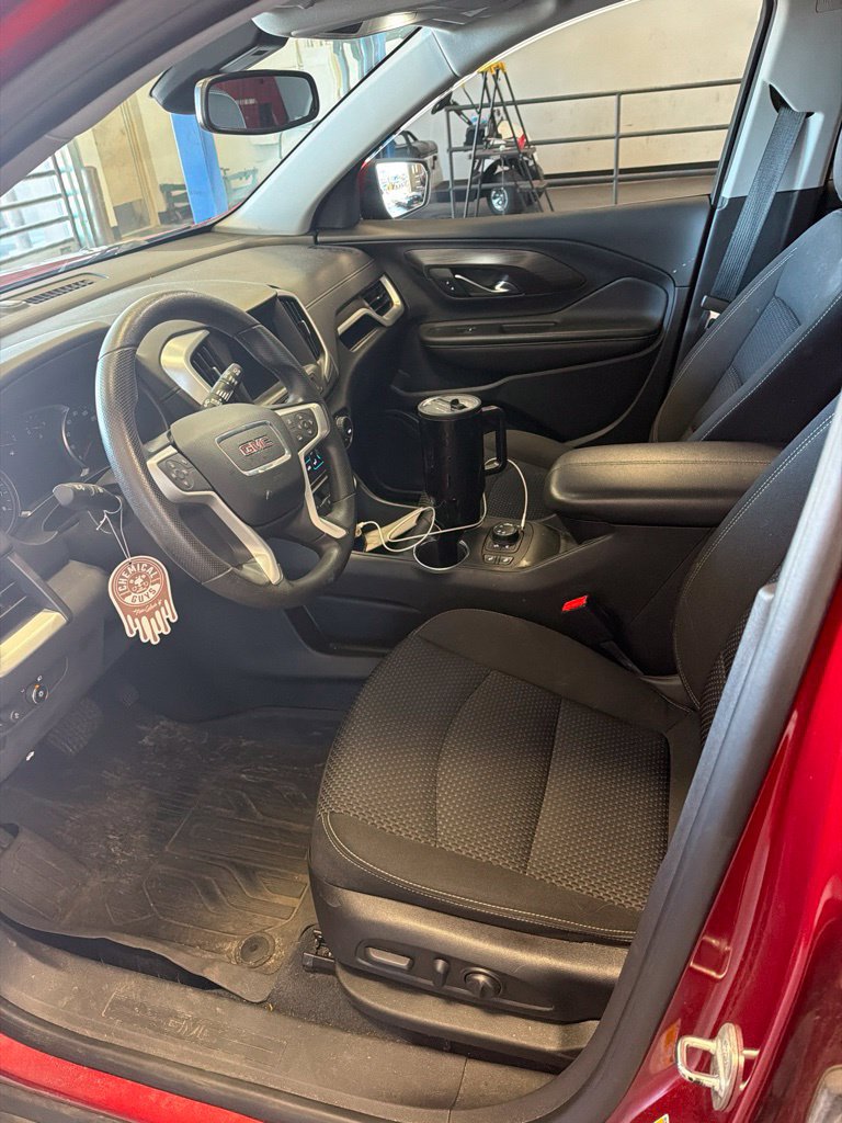 Used 2022 GMC Terrain SLE w/ Driver Convenience Package AWD/4WD image 1