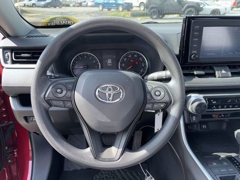 Used 2019 Toyota RAV4 LE w/ Carpet Mat Package image 11