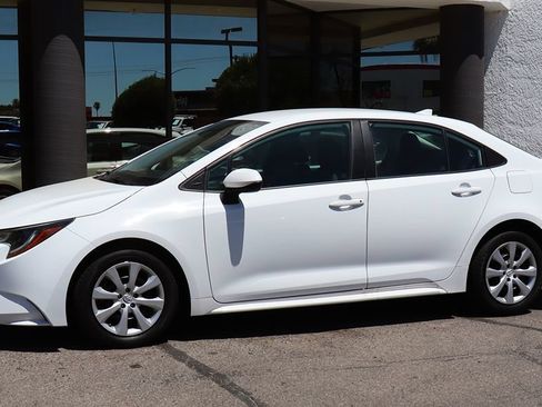 Used 2020 Toyota Corolla LE FWD image 7