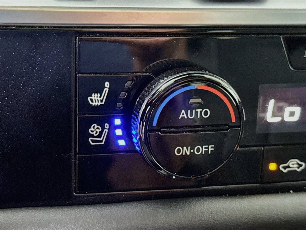 Certified 2024 Nissan Pathfinder Platinum AWD/4WD image 14
