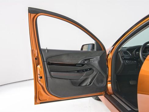 Used 2017 Chevrolet SS RWD image 14