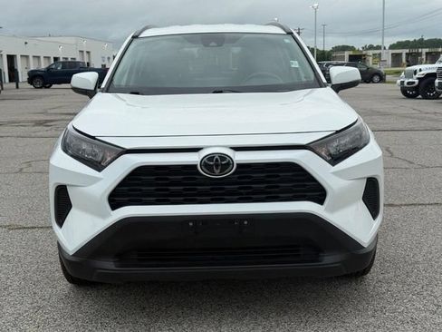 Used 2019 Toyota RAV4 LE AWD/4WD image 9