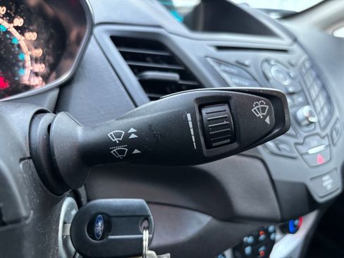 Used 2015 Ford Fiesta SE image 20