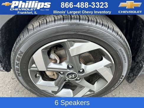 Used 2022 Hyundai Venue Limited image 19