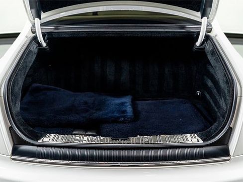 Used 2016 Rolls-Royce Phantom Sedan image 57