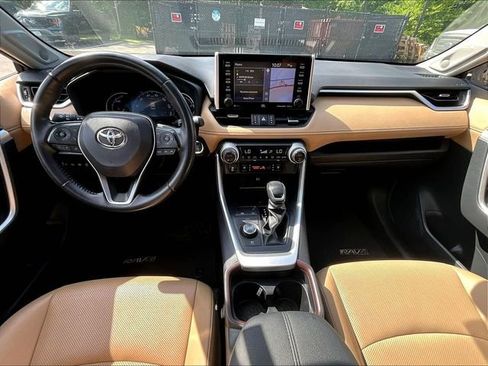 Used 2019 Toyota RAV4 Limited AWD/4WD image 16