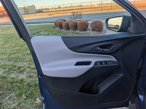 Used 2023 Chevrolet Equinox LS w/ LS Convenience Package image 14