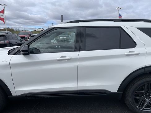 New 2026 Ford Explorer ST-Line w/ ST-Line Street Pack image 29