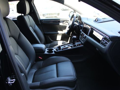 New 2025 Porsche Macan image 25