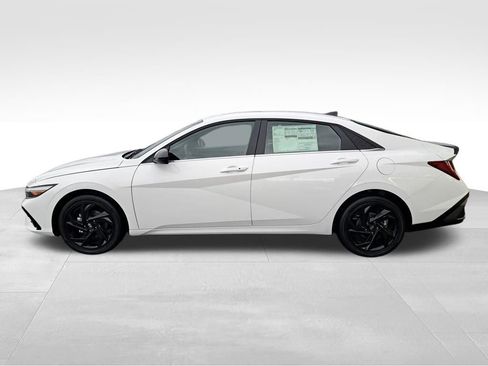New 2026 Hyundai Elantra SEL Sport Premium FWD image 2