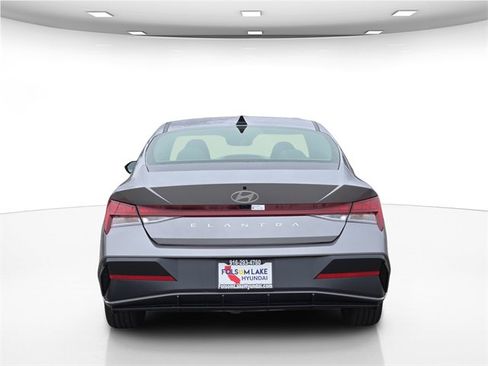 New 2025 Hyundai Elantra SEL image 8