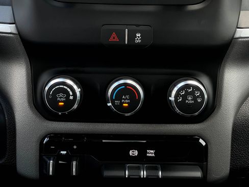 Used 2020 RAM 2500 Big Horn AWD/4WD image 20