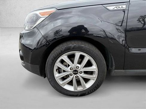 Used 2018 Kia Soul + FWD image 20
