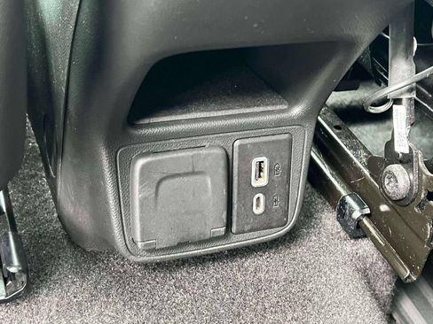 Used 2023 Chevrolet TrailBlazer RS w/ Convenience Package AWD/4WD image 16