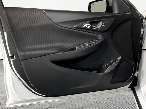 Used 2018 Chevrolet Malibu LT w/ Driver Confidence Package FWD image 19