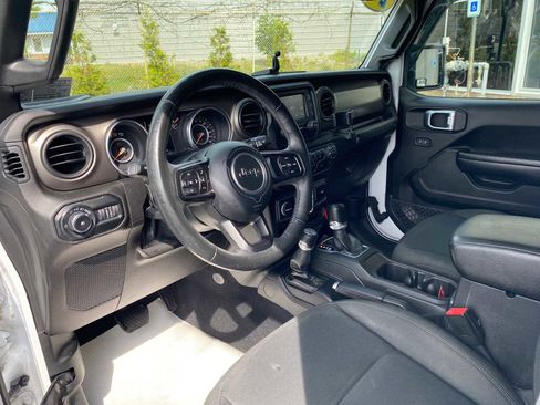 Used 2018 Jeep Wrangler Unlimited Sport S AWD/4WD image 8