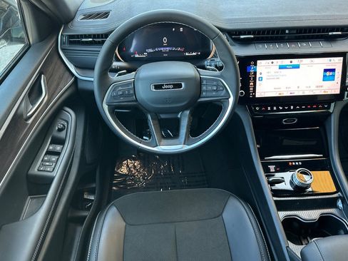 New 2026 Jeep Grand Cherokee Laredo image 17