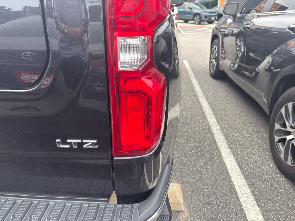 Used 2024 Chevrolet Silverado 1500 LTZ AWD/4WD image 14