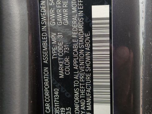 Used 2025 Volvo XC60 B5 Plus image 36