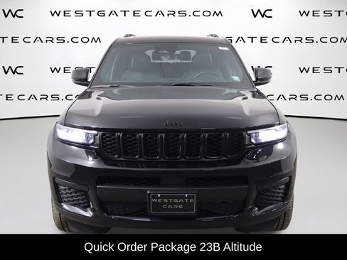 Used 2023 Jeep Grand Cherokee L Laredo AWD/4WD image 2