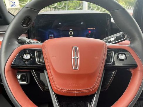 Used 2025 Lincoln Aviator Reserve w/ Equipment Group 201A image 23