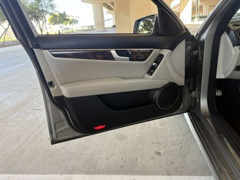 Used 2012 Mercedes-Benz C 300 4MATIC Sedan image 23