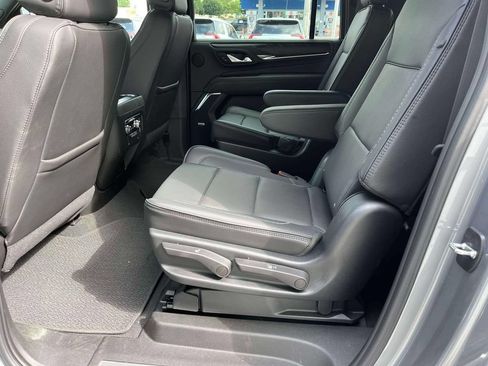 Used 2023 GMC Yukon XL Denali AWD/4WD image 16