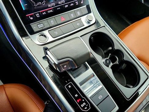 Used 2022 Audi Q8 Premium Plus w/ Premium Plus Package image 17