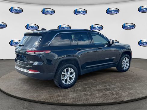 Used 2023 Jeep Grand Cherokee Limited AWD/4WD image 5