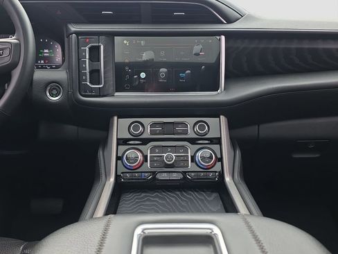 Used 2023 GMC Yukon XL Denali AWD/4WD image 14