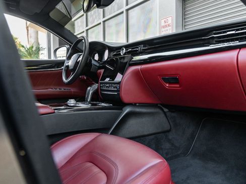 Used 2022 Maserati Quattroporte GT image 2