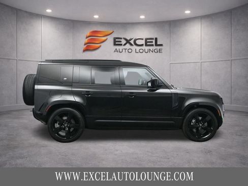 Used 2023 Land Rover Defender 110 X-Dynamic SE image 7