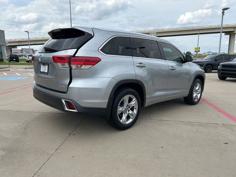 Used 2018 Toyota Highlander Limited FWD image 18
