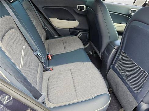 Used 2023 Hyundai Venue Limited w/ Cargo Package FWD image 19
